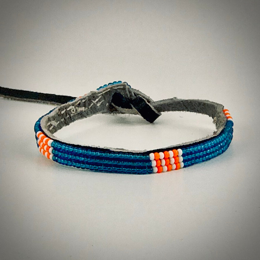 Armband metallic blue with white/orange