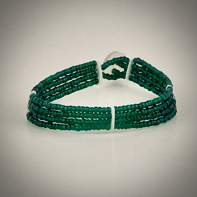 Massai-Armband mit Knopf / one color dark green