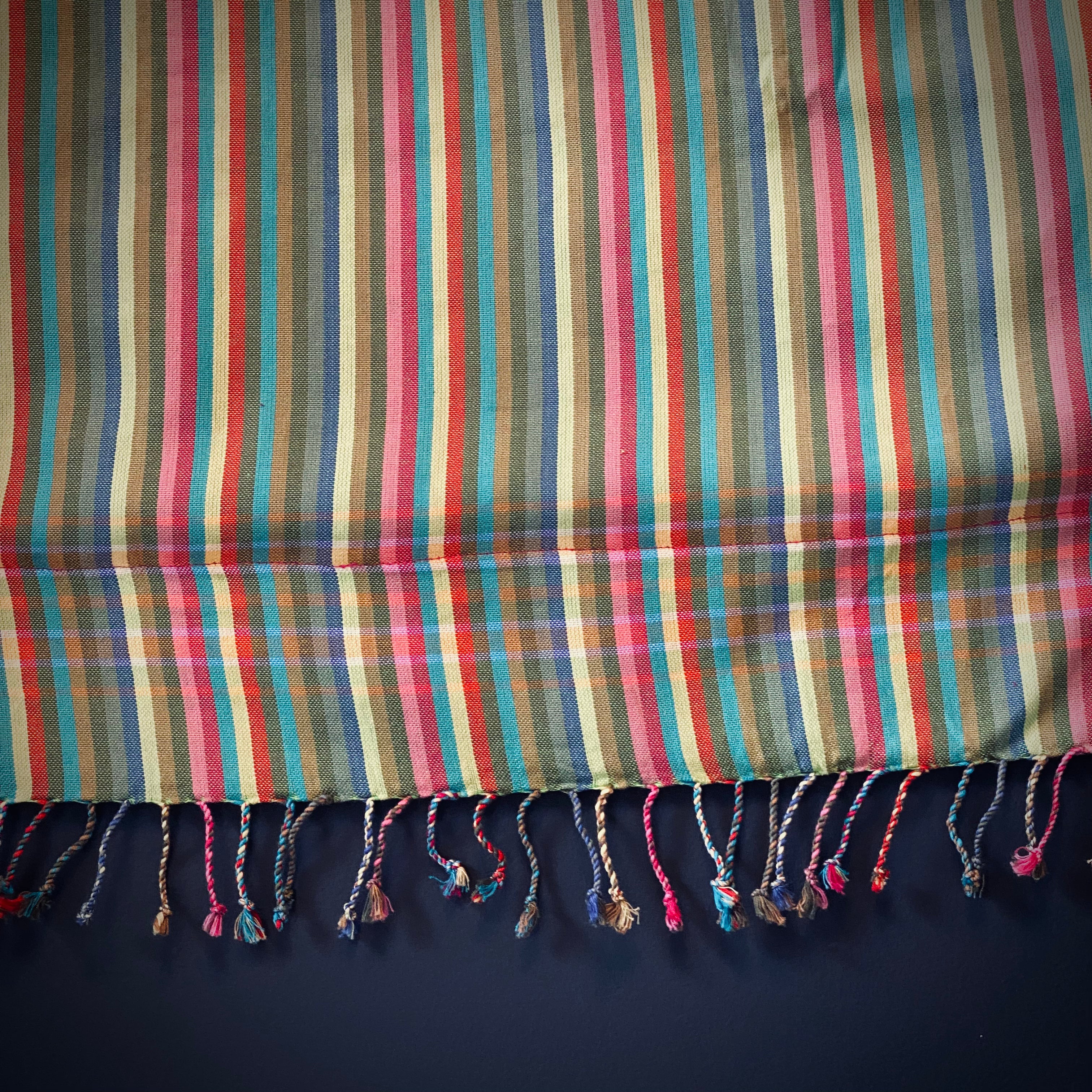 Kikoi Strandtuch red/green/decent blue & yellow multicolor stripes and red frame