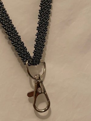 Schlüsselband aus Perlen - one color metallic grey